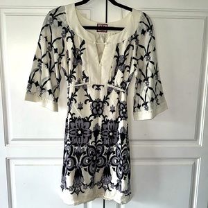 Juicy Couture White and Black Long Sleeve Dress